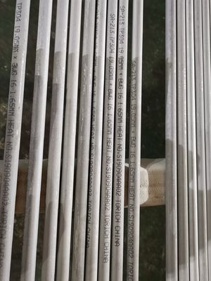 Un buen precio. Tubos inconsútiles del cambiador de calor SUS304 de ASTM A213 en línea