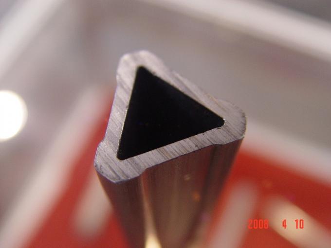 Fábrica de acero de los tubos del triángulo