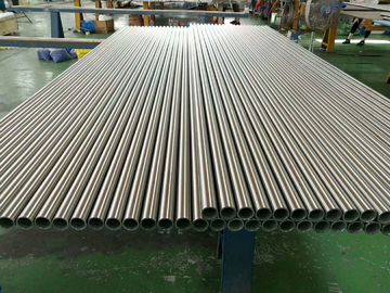 Un buen precio. El tubo de acero S32205 de la precisión a dos caras del acero inoxidable inconsútil/soldó con autógena la tubería de acero en línea