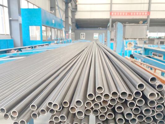 Un buen precio. Tubos del cambiador de calor del acero de carbono de ASTM A179 1m m en línea