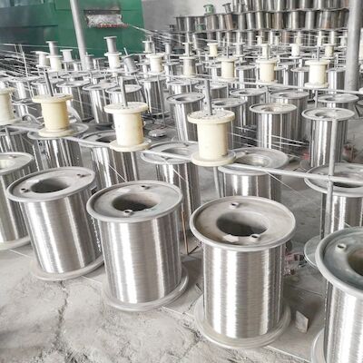 Un buen precio. Colocaciones inoxidables de alta resistencia del alambre de acero de H9 H10 304L para liar atar con correa en línea