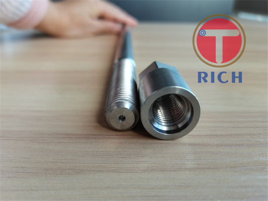 Un buen precio. Piezas que trabajan a máquina del metal del CNC 5052 que dan vuelta al varón del agujero y al eje de extensión roscado femenino en línea